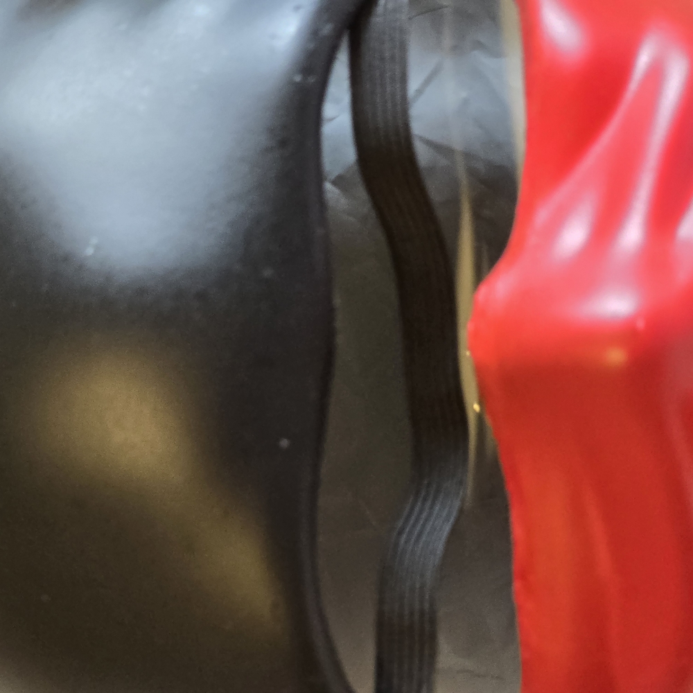 Black and Red Face Mask New - Picture 3 of 5